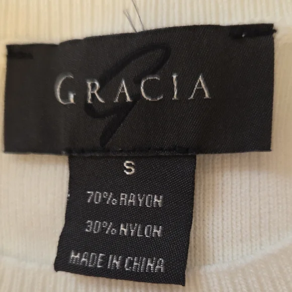 Gracia White Floral Embellished Short Sleeve Top - Picture 4 of 4